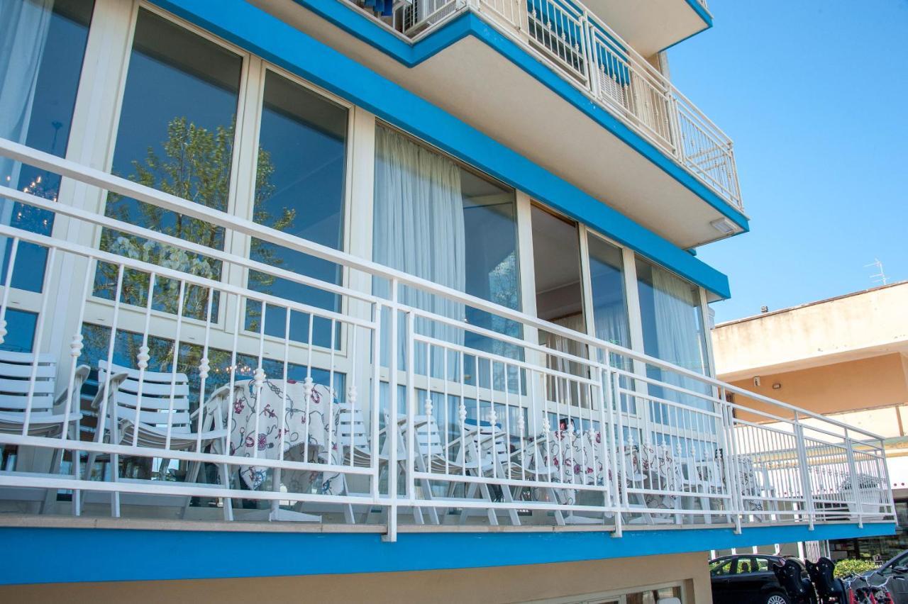Hotel Los Angeles - Fronte Mare Riccione Exteriér fotografie